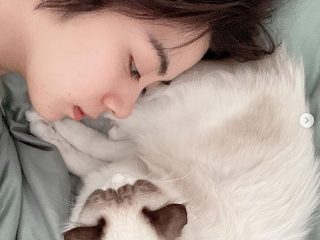 池田エライザ、愛猫が難病だったことを告白 「本当に苦しい瞬間だった」