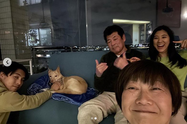 赤井英和夫妻、保護犬カマロとの別れに涙 預かりボランティア最終回の画像1