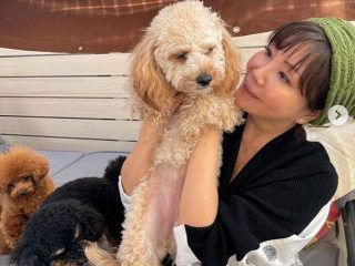 小川菜摘、愛犬は美容家！？「ママとチーママの昼下がりみたい」
